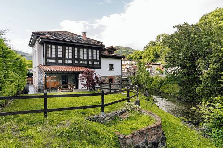 Ferienhaus für 10 Personen, mit Garten und Whirlpool - 1