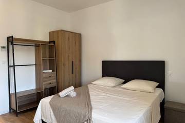 Appartement De Vacances pour 8 Personnes dans Orange, Provence, Photo 1