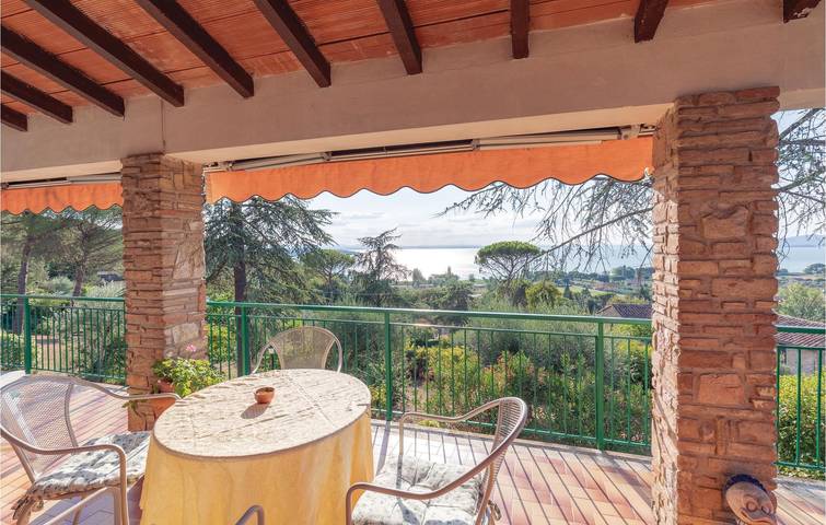 Magione Garden Apartment with WiFi & Parking in Magione, Lake Trasimeno
