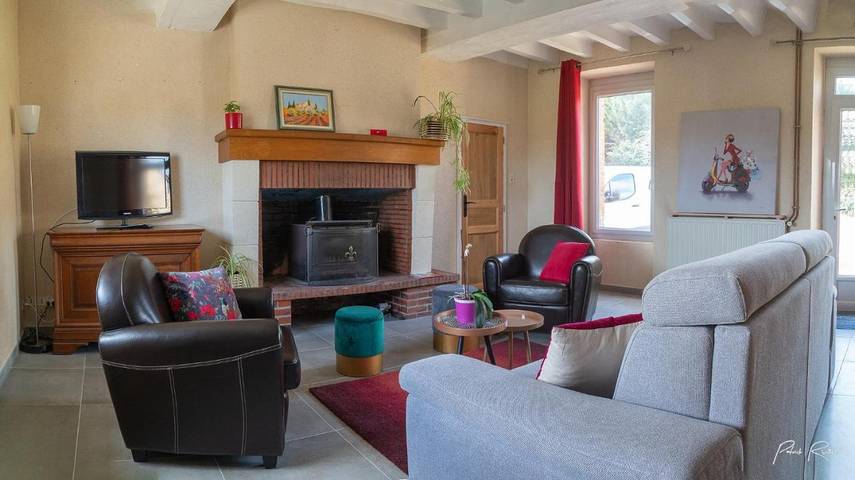 Location de vacances pour 8 personnes, avec jardin ainsi que vue et piscine à Montreuil-sur-Maine - 4