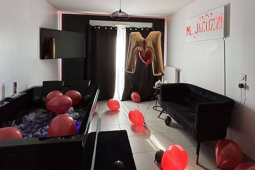 Appartement entier, Apparemment Cosy Avec Jacuzzi in Pierre-Bénite, Lyon et ses environs