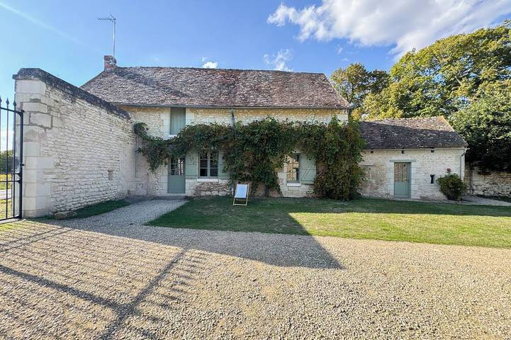 Gîte pour 10 personnes, avec jardin et piscine à Availles-en-Châtellerault