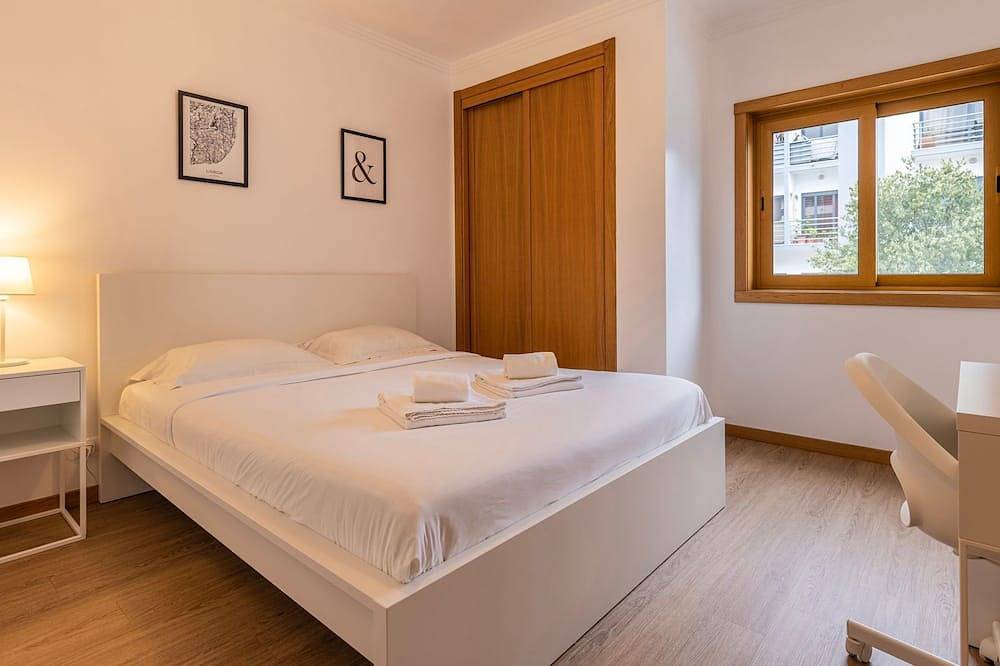 Ganze Wohnung, 3 Bedroom Oeiras Wonder W/ Balcony by Lovelystay in Costa de Lisboa