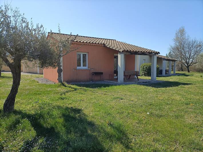 Location de vacances pour 6 personnes, avec piscine et jardin à Grospierres - 3