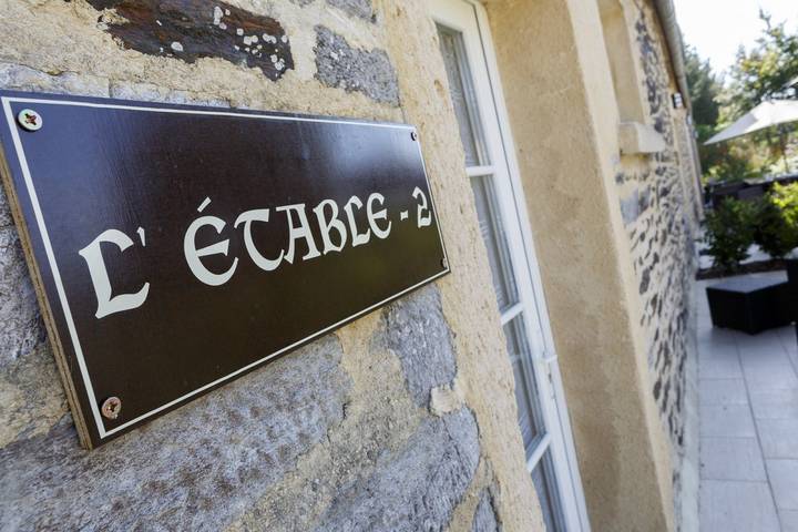 Gîte pour 2 personnes, avec Terrasse ainsi que Jardin et Piscine à Langoat