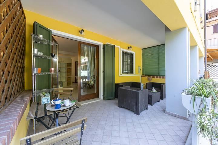 Appartamento intero, Niko's House Salò near Lake & beach in Salò, Prealpi Gardesane