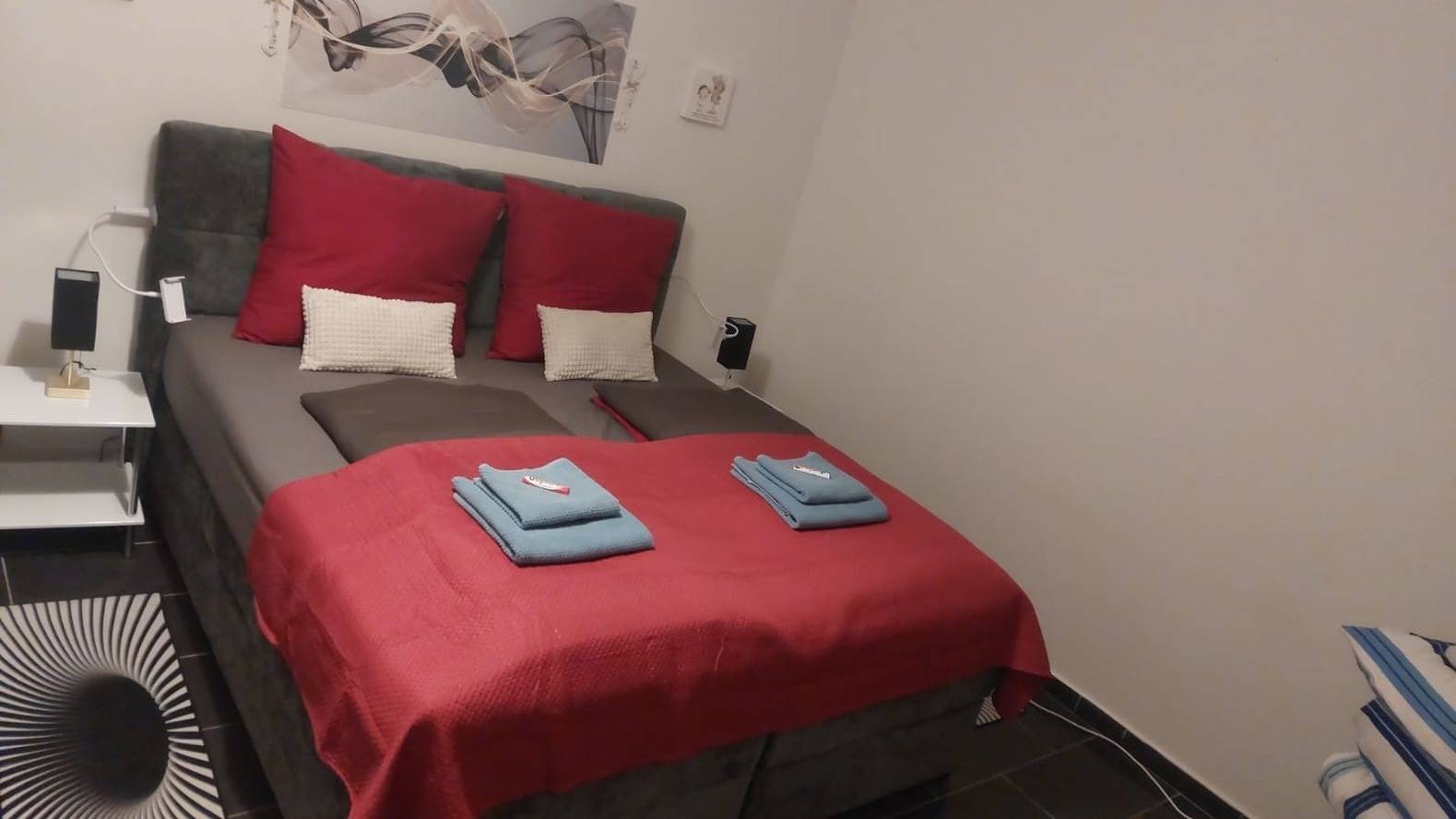 Entire holiday apartment, Holiday apartment for 4 people with terrace in Gelsenkirchen, Ruhr district
