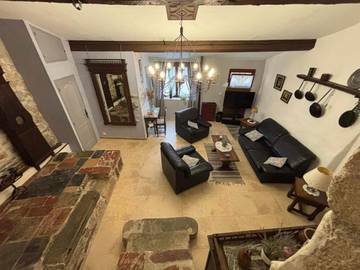 Gîte pour 6 personnes, avec terrasse et vue, animaux acceptés à Caunes-Minervois