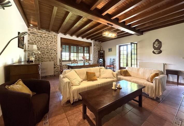 Gîte pour 8 personnes, avec jardin et terrasse dans Béarn - 2
