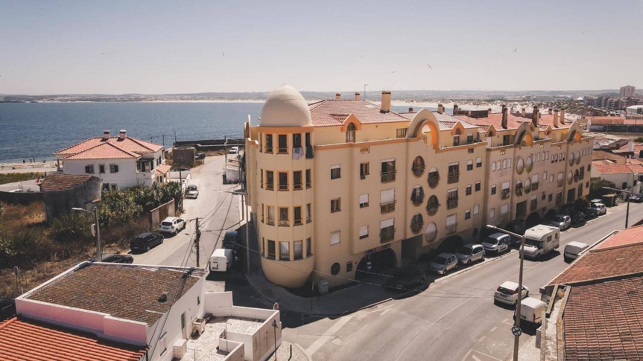 Pksc - Surfers Beach House in Peniche, Leiria District