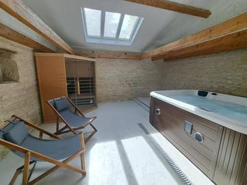 Cottage pour 12 personnes, avec vue ainsi que sauna et jardin, animaux acceptés à Ruffey-lès-Beaune