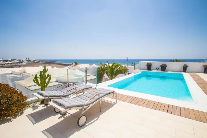 Chalet para 8 personas, con vistas además de terraza y piscina - 1