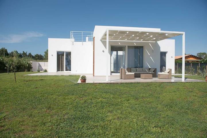 Villa für 5 Personen, mit Balkon und Garten - 1