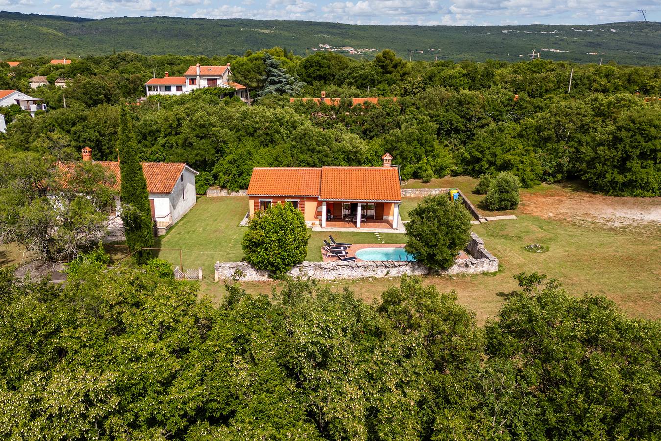 Pool House in Greenery near Trget in Raša, Ostküste Istrien