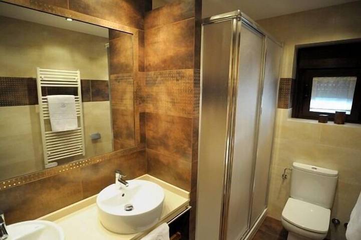 Gîte pour 6 personnes, avec balcon et jardin, animaux acceptés à Biescas - 4