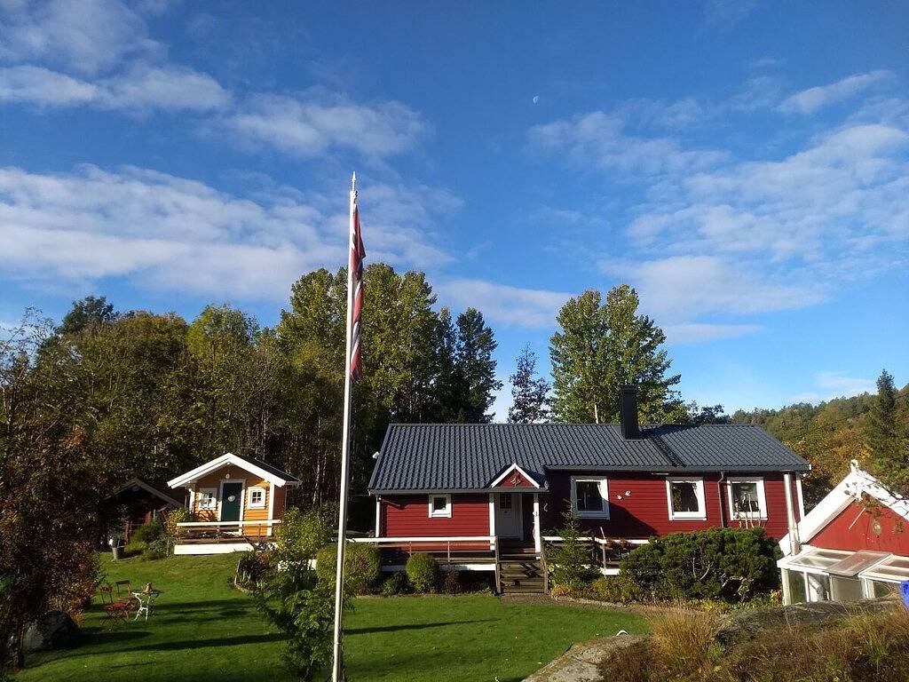 Ferienhaus in Risør mit Schwimmbecken in Laget, Tvedestrand