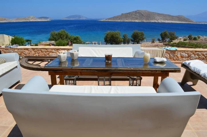 Ferienhaus für 6 Personen, mit Balkon und Whirlpool sowie Terrasse und Garten auf Chalki