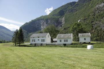 Auberge pour 4 personnes, avec terrasse ainsi que vue et jardin dans Flåm