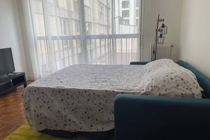 Appartement entier, Grand studio lumineux et calme à 15 mn de Paris - 10mn de La Défense/Celine Dion in Asnières-sur-Seine, Hauts-de-Seine