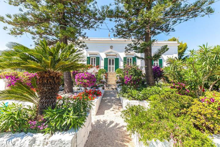 Villa per 12 persone, con terrazza e giardino, con animali domestici a Monopoli