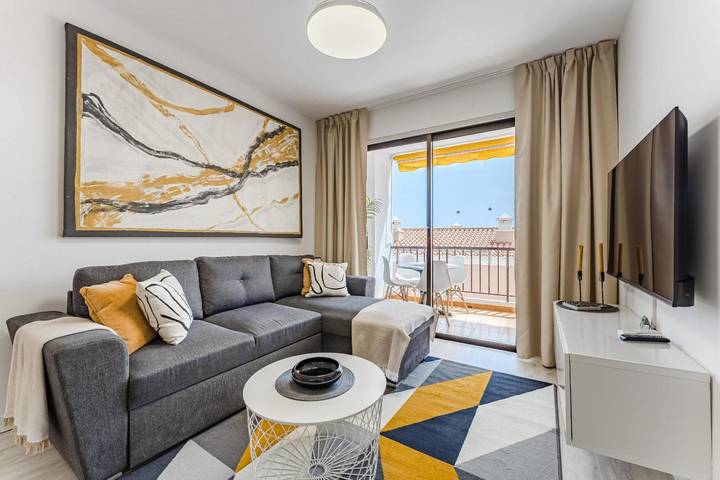 Apartamento entero, Apartamento Vacacional 'Drilasol 1 Habitación' con Piscina Compartida, Balcón y Wi-Fi in Playa Neptuno (Santiago del Teide), Santiago del Teide