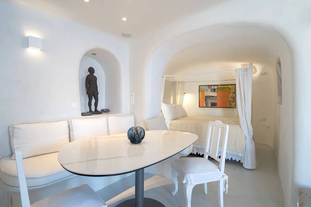 Santoriniparadise: Helios Villa, atemberaubender Sonnenuntergang, perfekter Traumurlaub! in Ormos Ammoudiou, Oia