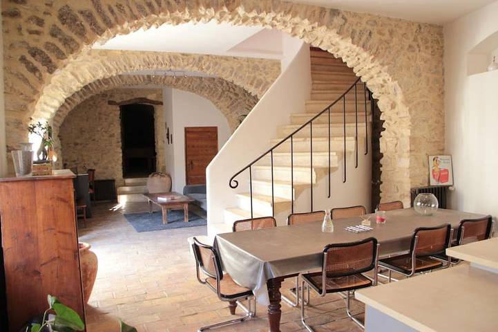 Location de vacances pour 12 personnes, avec terrasse et jardin à Mirmande - 3