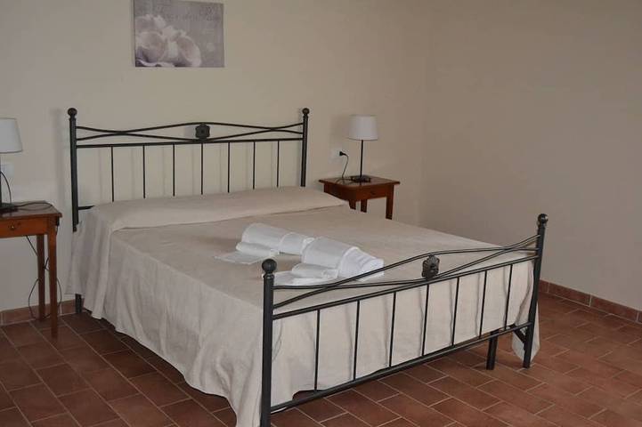 Appartamento intero, Bilocale in Incantevole borgo in pietra con piscina e tennis, vicino al mare in Campiglia Marittima, Costa degli Etruschi