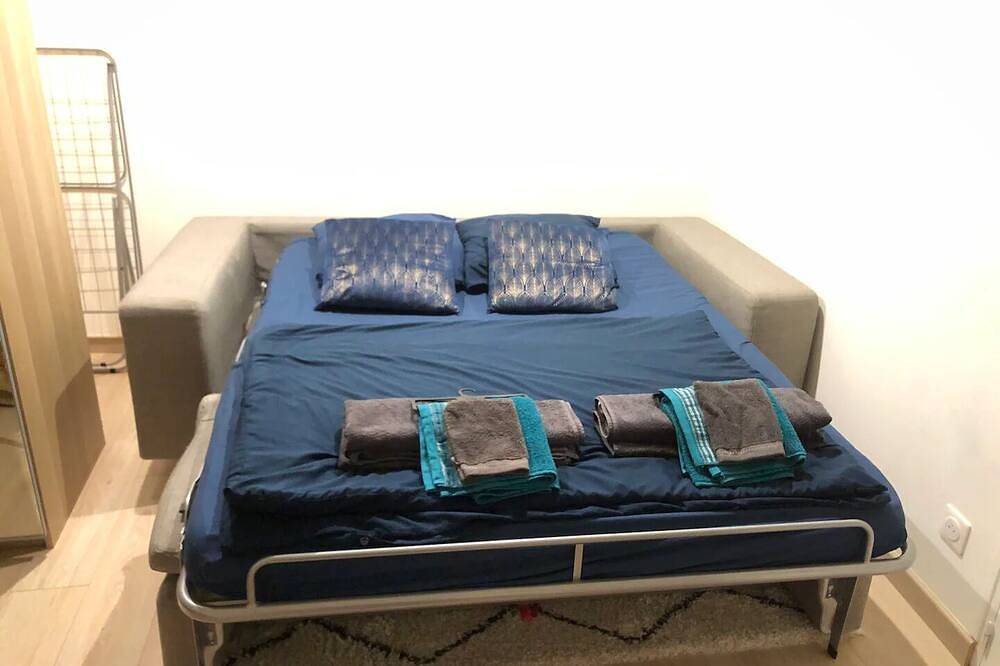 Entire apartment, Studio Rénové Proche Paris 18 Minutes de la Gare St Lazare in Cormeilles-en-Parisis, Val-d'Oise