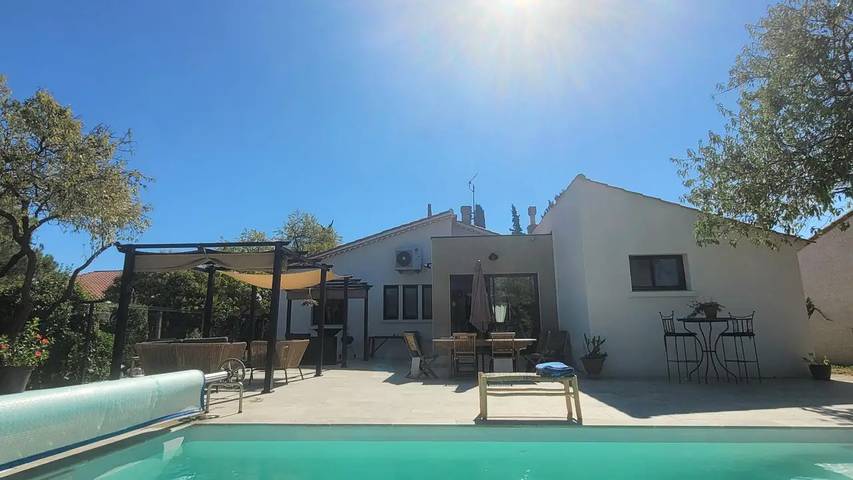 Location de vacances pour 7 personnes, avec jardin et piscine, animaux acceptés à Sallèles-d'Aude