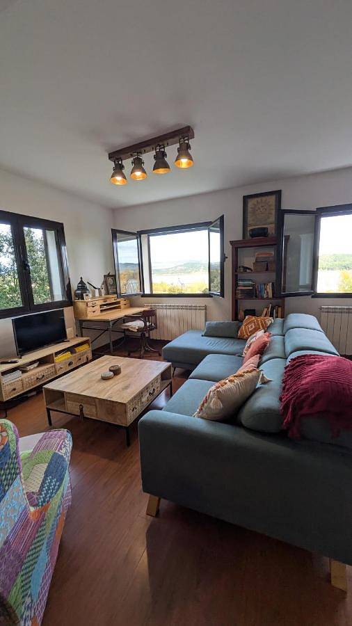 Casa rural para 6 personas, con Balcón y Terraza además de Jardín y Vistas al lago en La Ribagorza
