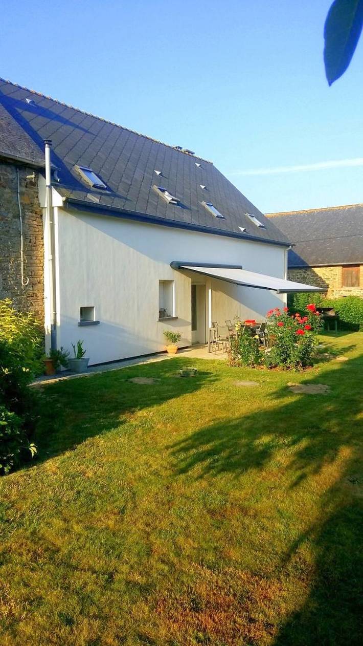 Location de vacances pour 3 personnes, avec jardin et terrasse à Bazouges-la-Pérouse - 3