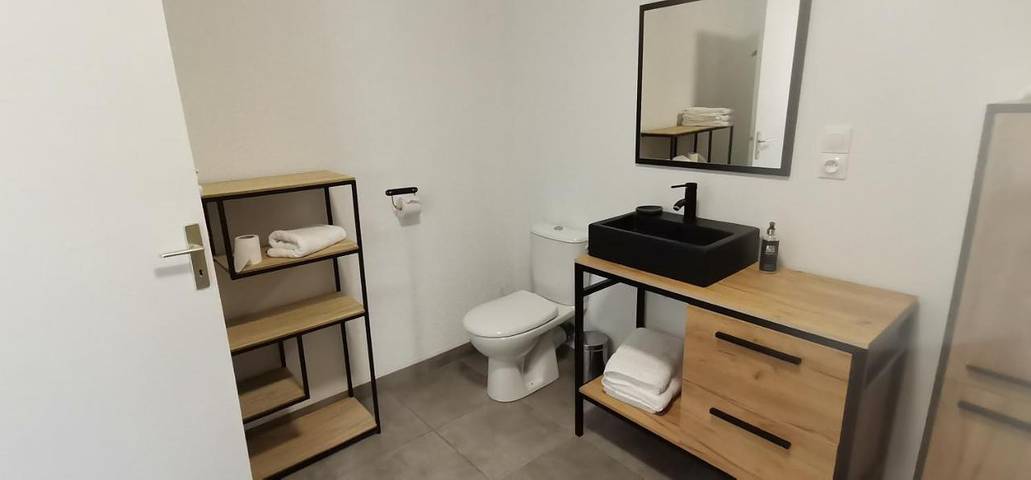 Location de vacances pour 2 personnes, avec piscine ainsi que jardin et vue à Les Cabannes (Tarn) - 4