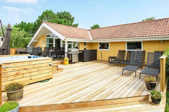 Hus för 10 Personer, med bastu samt bubbelpool och terass - 1