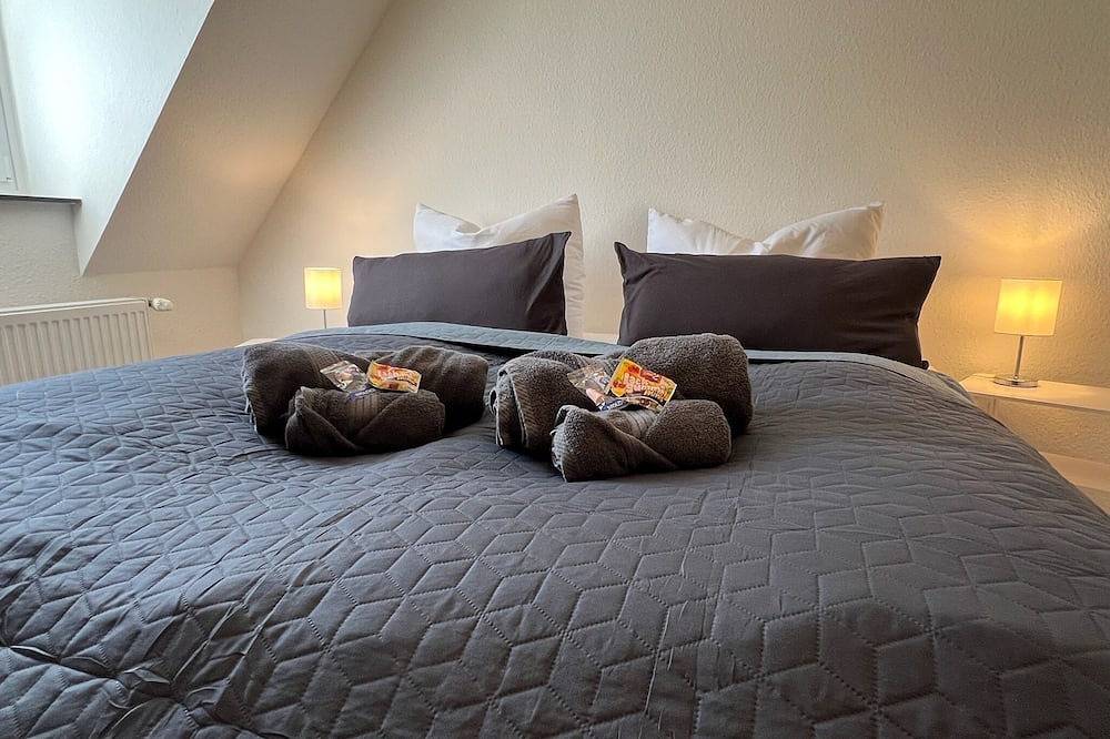 Ganze Wohnung, W&D living -Wood ’n’ Black ’n’ White- inkl. Parkpl in Burgdorf, Hannover und Umgebung