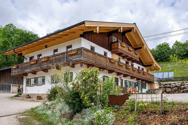 Ferienwohnung für 4 Personen, mit Balkon und Garten im Berchtesgadener Land