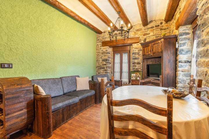 Apartamento para 4 personas, con jardín, Se admiten mascotas en Pirineos