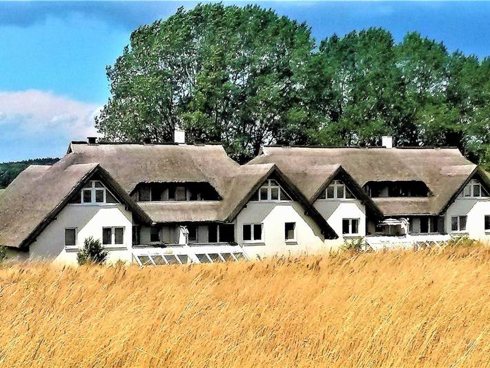 Ferienwohnung für 4 Personen, mit Ausblick und Balkon in Lobbe - 2