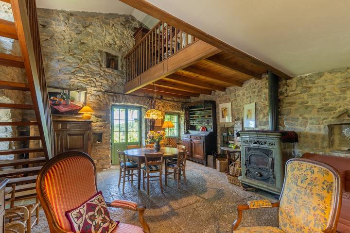 Villa 'L'Elzède' avec vue sur les montagnes, piscine privée et Wi-Fi in Les Vans, Parc naturel régional des Monts d'Ardèche