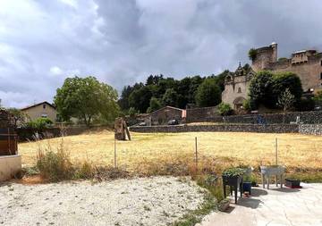 Gîte pour 4 personnes, avec jardin ainsi que vue et terrasse à Le Puy-en-Velay