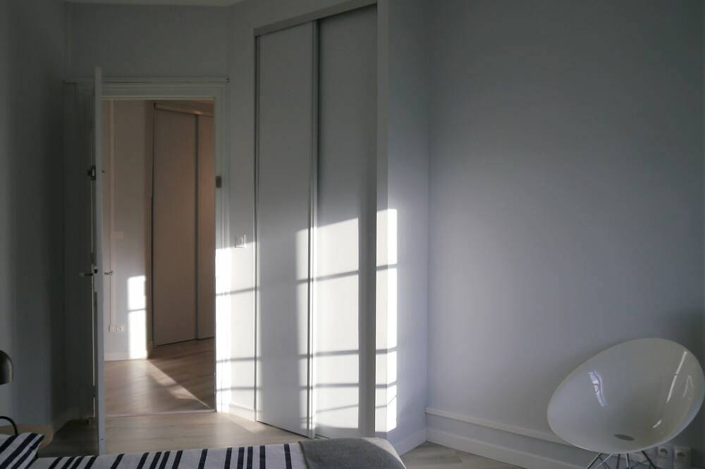 Entire apartment, Center ★ Space & Comfort ★ 4 bedrooms in Tarbes, Hautes-Pyrénées