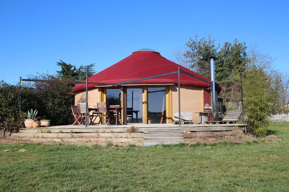 Comfortable yurt on the edge of the valley. in Argentonnay, Deux-Sèvres