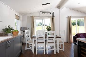 Chalet for 6 People in Broadwoodwidger, Devon, Photo 4