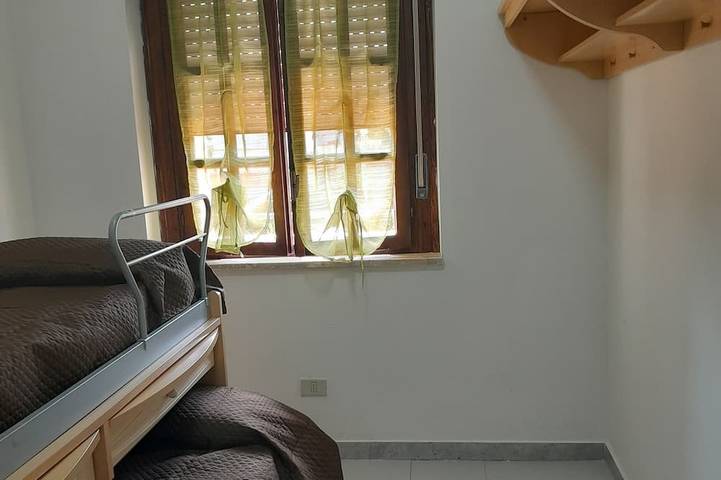 Apartamento entero, Cozy house Rosalba is only 700 meters from the crystal clear sea of Scalea in Scalea, Provincia de Cosenza