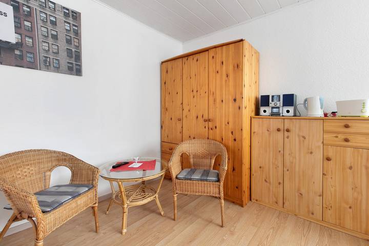 Entire studio, Apartment 'Lachmöwe' with Wi-Fi in Ahrenviölfeld, Grünes Binnenland