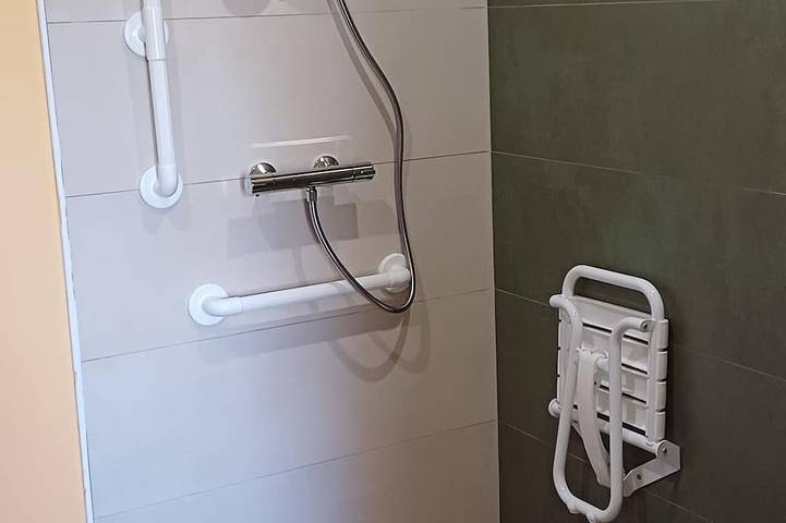 Location de vacances pour 3 personnes, avec jardin à Ahuillé - 4