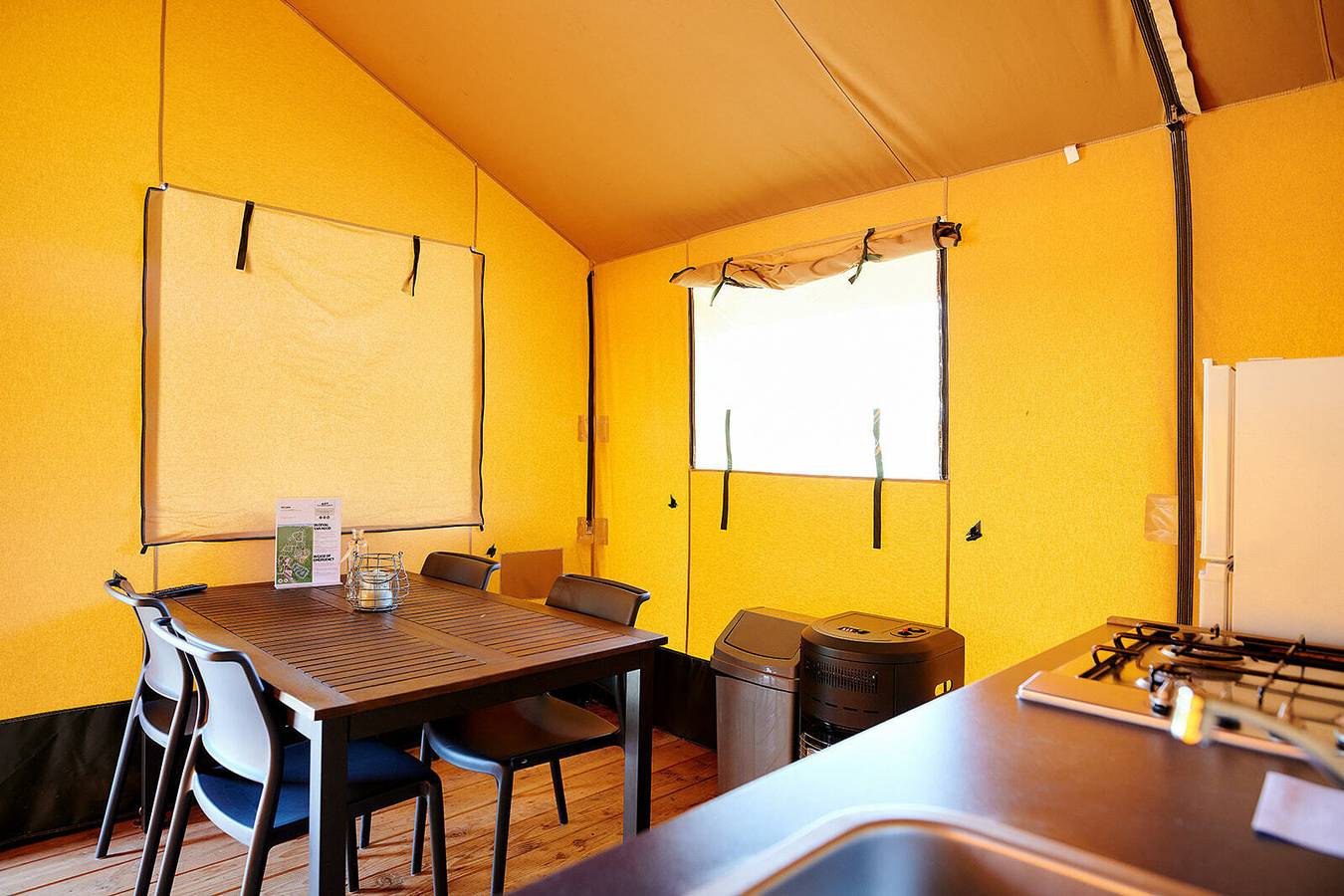 Vakantiepark Sallandshoeve — Luxus Safarizelt am Wasser für 6 Personen in Sallandse Heuvelrug
