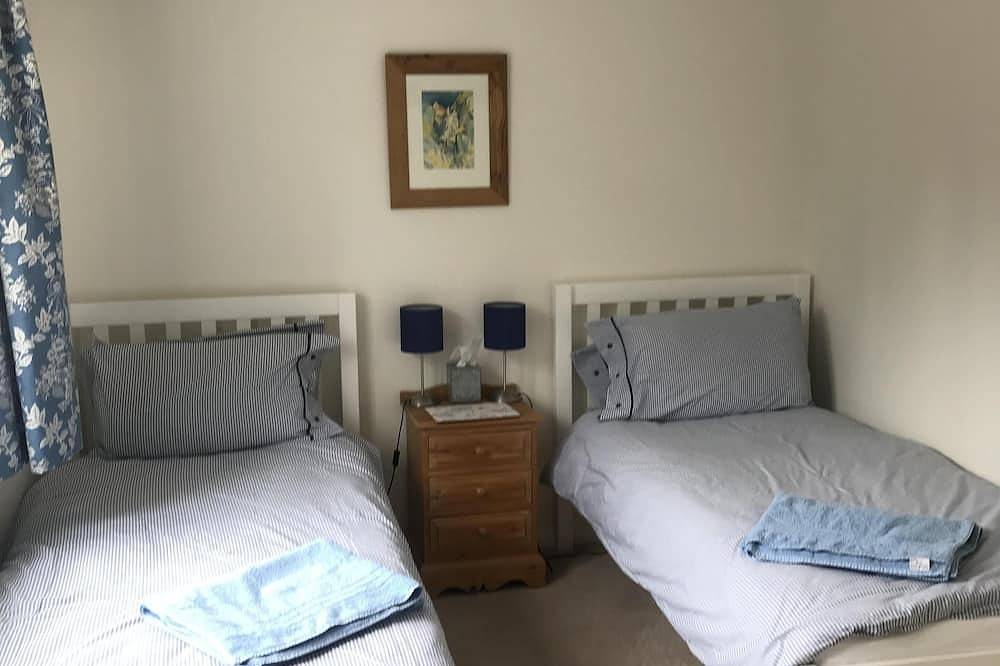 Spacious House 3 ensuite bedrooms, sleeps 6, Centre of Helmsley, Pet friendly, in Helmsley, North York Moors National Park