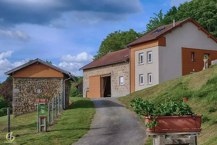 Gîte pour 6 personnes, avec jardin, animaux acceptés à Bujaleuf