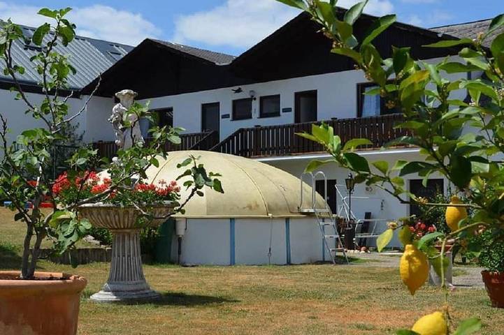 Ferienwohnung für 4 Personen, mit Sauna und Garten in Leiwen